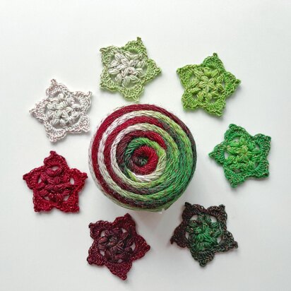 Village Yarn Poinsettia Dishcloths Crochet Kit