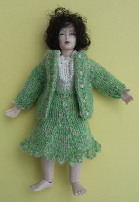 HMC51 Cardigan and skirt outfit for the dolls house