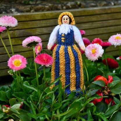 Finland National Costume Peg Doll Knitting Pattern.