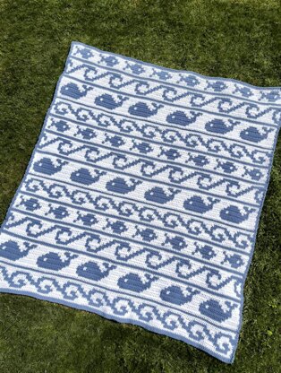 Whales & Waves Throw