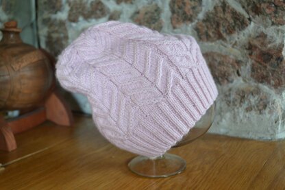 Hat old rose with braids