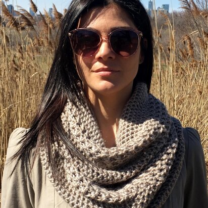 Easy Cowl Crochet Pattern: Pretty Perfect Cowl