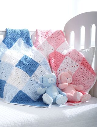 Double Diamond Blanket in Bernat Softee Baby Solids