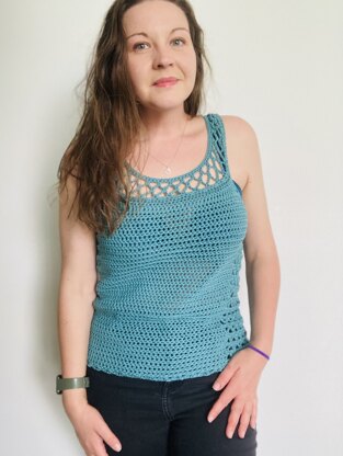 Aestas Top Crochet pattern by Hooked by Anna | LoveCrafts