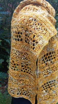 Fractured Bee Line Scarf