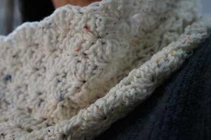 Shell stitch cowl crochet pattern