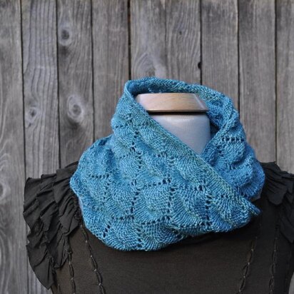 Chirality Wrap Scarf