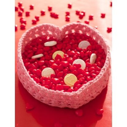 Heart Valentine Candy Basket in Lily Sugar 'n Cream Solids