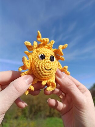 Crochet sun amigurumi pattern, crochet keychain pattern