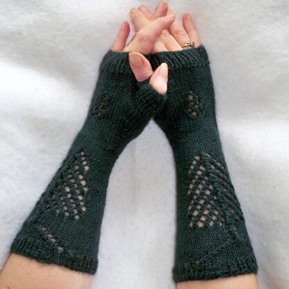 Pine Tree & Cone Fingerless Gloves