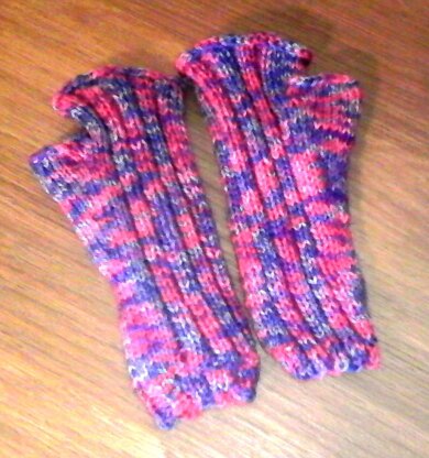 Fairy Ladders Childrens DK Fingerless Gloves