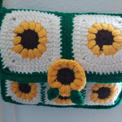 Sunflower Granny Square Flap Bag-Crochet Pattern