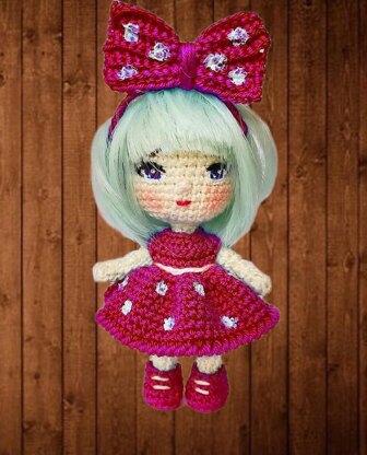Mini amigurumi doll