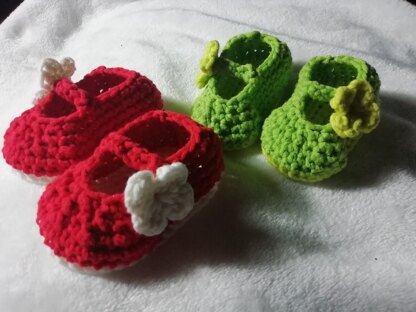 Tiny flower baby shoes-Petites ballerines à fleur