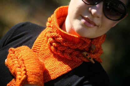 Hold-Me-Tight cowl