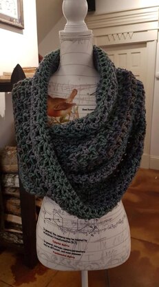 Mobius Infinity Shawl/Snood