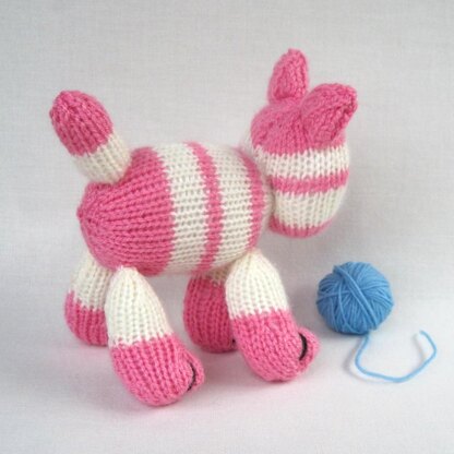 Cupcake the kitten - knitted cat