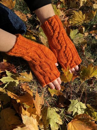 Yseulte Fingerless Mitts