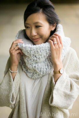 Luxe Faux Furl Cowl (Knit)