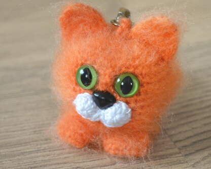 Crochet cat keychain. Amigurumi keyring. Animal bag charm. Kitten pendant