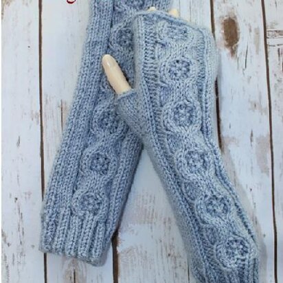 Knitting pattern ladies fingerless gloves, mitts, #470