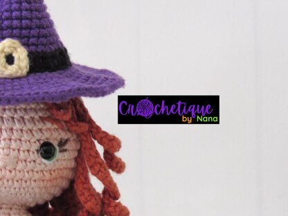 Cute Halloween Witch /Brujita con Escoba y Caldera