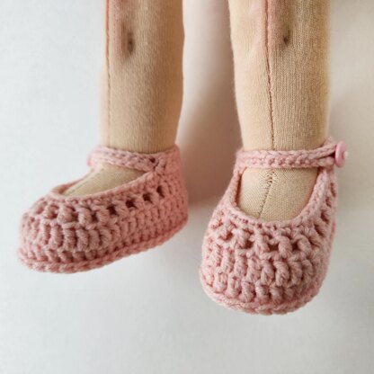 Waldorf Doll crochet booties. 3 sizes.