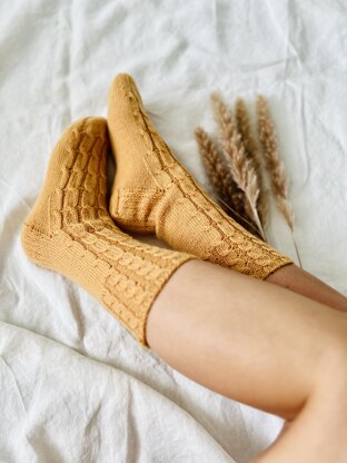 Autumn cable socks