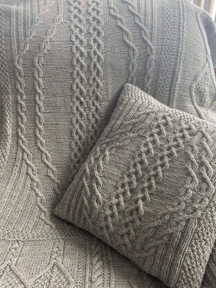 Mystery Knit Pillow 2021