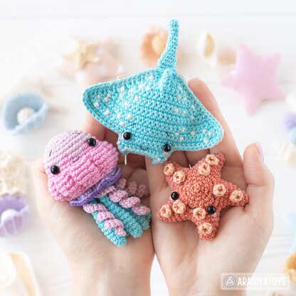 7-in-1 deep ocean crochet pattern amigurumi by AradiyaToys (Olka Novytska) mini kingdom stingray whale shark jellyfish diver crochet tutorial DIY PDF file