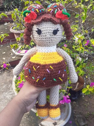 Dessert girl (amigurumi doll)