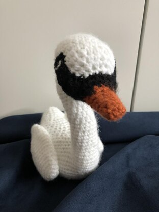 Swan amigurumi