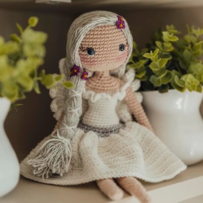 Glowing Fairy in Circulo Yarns - Downloadable PDF