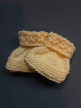 Diamond Baby Set with Blanket, Beanie and Booties Knitting Pattern