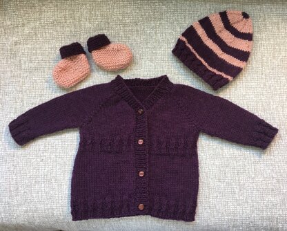 Newborn’s cardigan set