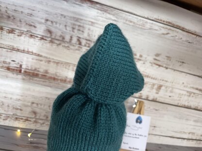 The Traitors Inspired Wine Bottle Cover Knitting Pattern