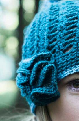 Trefoil Hat & Wristwarmers in Juniper Moon Farm Dromedary - J55-01 - Downloadable PDF