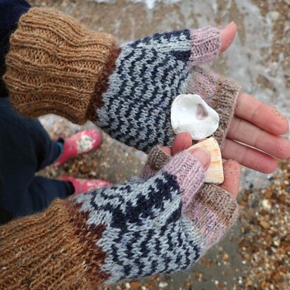 Fair Isle wool fingerless gloves in brown - Chloe