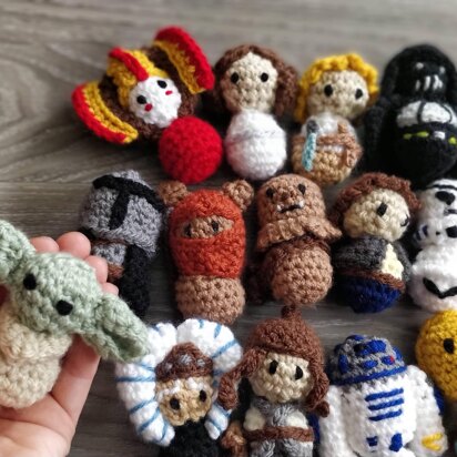 Star Wars amigurumi crochet PATTERN keychain size Ahsoka Tano Mando Baby Yoda Padme Rey R2D2 Leia Luke Solo Chewbacca Ewok Vader C3PO