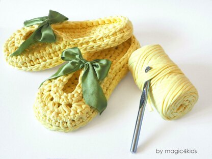 Adjustable T-shirt yarn slippers