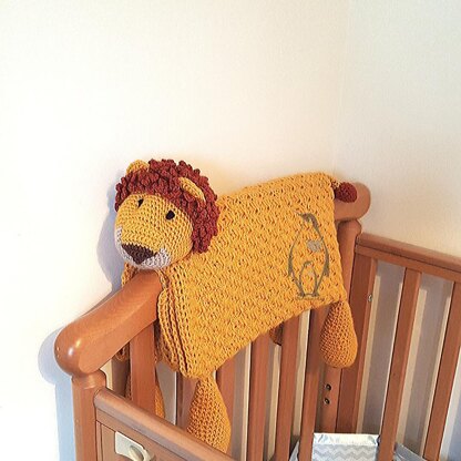 Noah's lion cot blanket