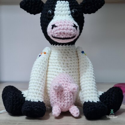 Frannie the Friesian Cow - US Terminology - Amigurumi