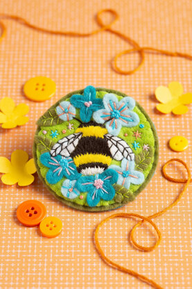 Hawthorn Handmade Bee Felt Craft Kit