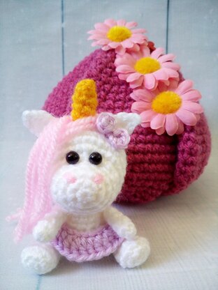 227 Little Unicorn with a Flower House