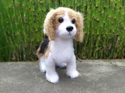 Realistic Crochet Pattern Dog Beagle