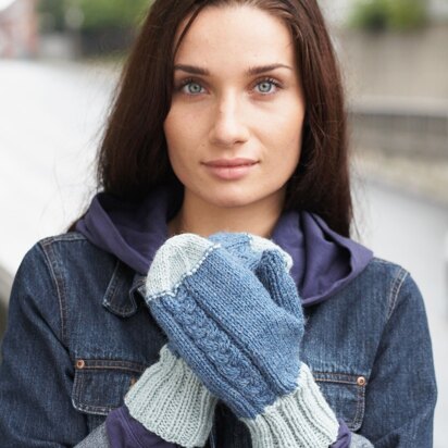 Off-Set Cable Mittens in Patons Classic Wool Worsted