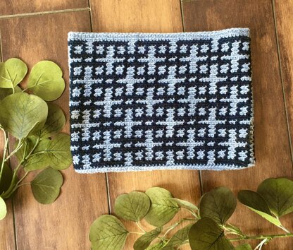 Lattice Tapestry Pouch