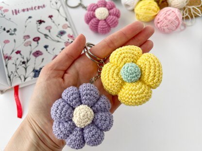 Crochet flower keychain amigurumi pattern Bag charm