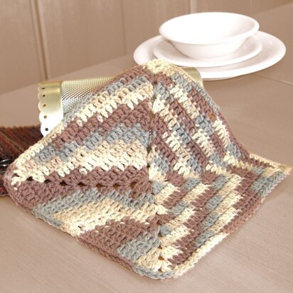 Granny Dishcloth in Bernat Handicrafter Cotton Prints