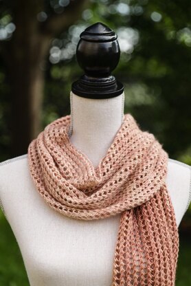 Rosebuds in Lace Scarf